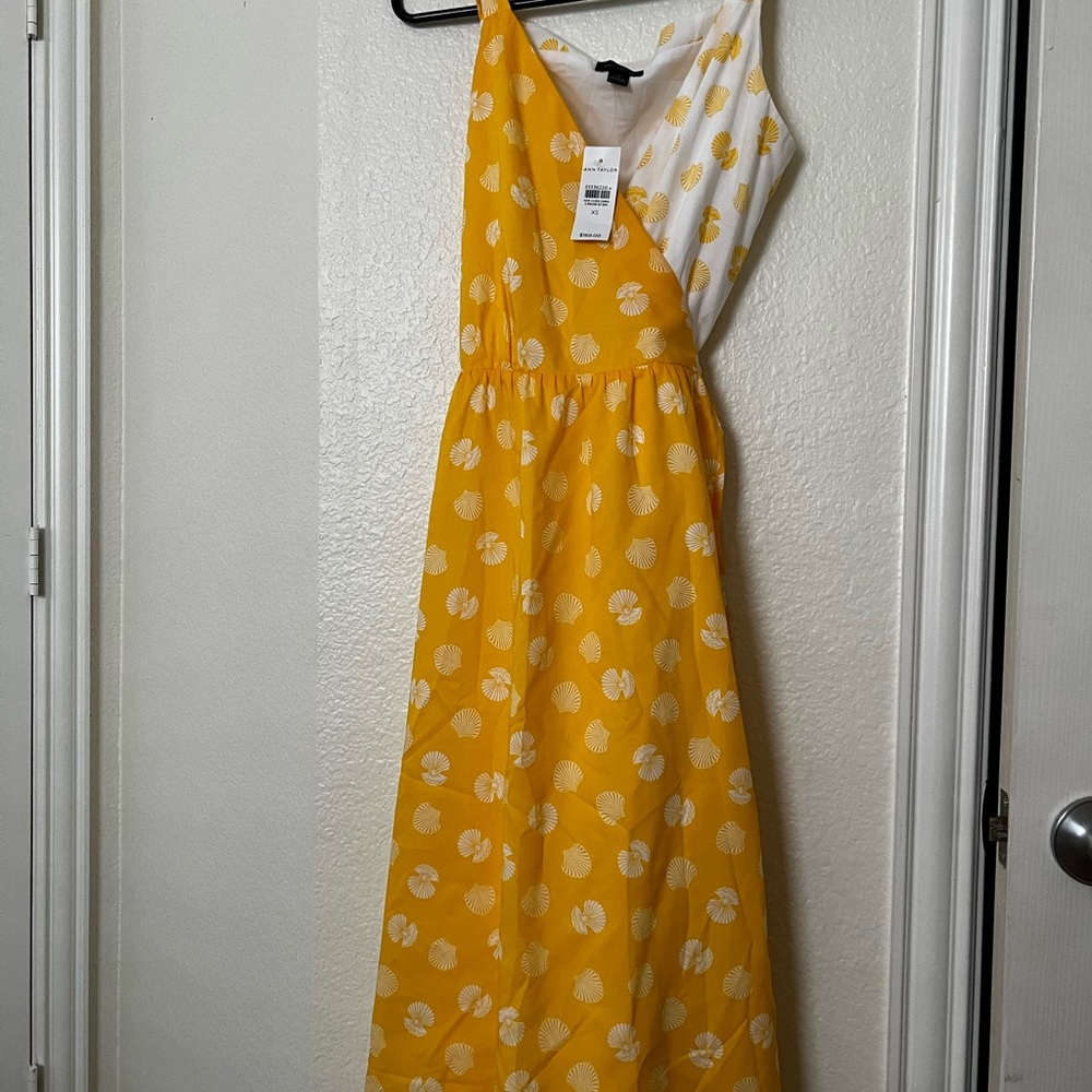 ANN TAYLOR - Seashell Wrap Dress